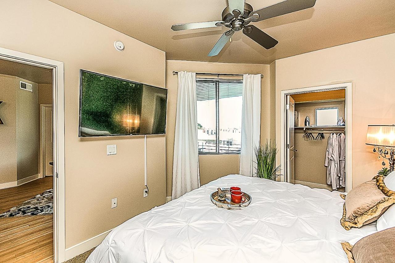 Villa Shopping & Dining 1 Mile - 24 Hour Pool With Parking - 4036 à Phoenix Extérieur photo