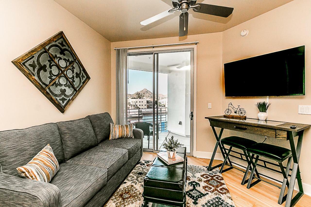 Villa Shopping & Dining 1 Mile - 24 Hour Pool With Parking - 4036 à Phoenix Extérieur photo