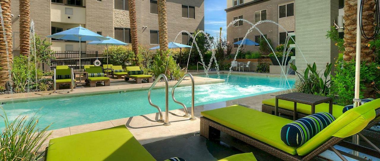 Villa Shopping & Dining 1 Mile - 24 Hour Pool With Parking - 4036 à Phoenix Extérieur photo