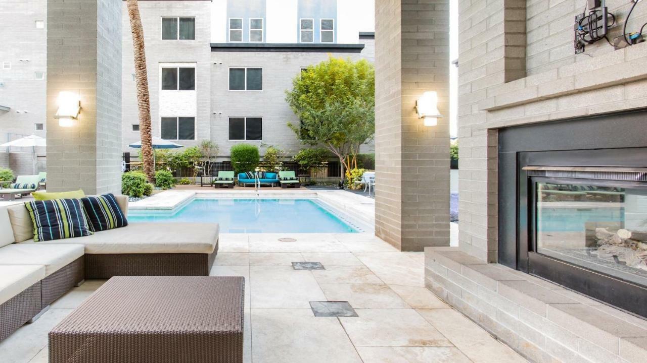 Villa Shopping & Dining 1 Mile - 24 Hour Pool With Parking - 4036 à Phoenix Extérieur photo